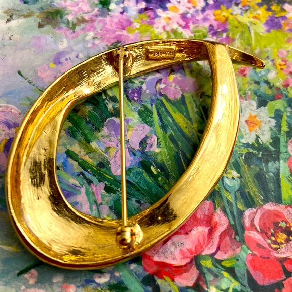 Vintage 80s SIGNED Trifari Navy Blue Enamel & Gold Toned Oval Broach - Picture 2 of 5